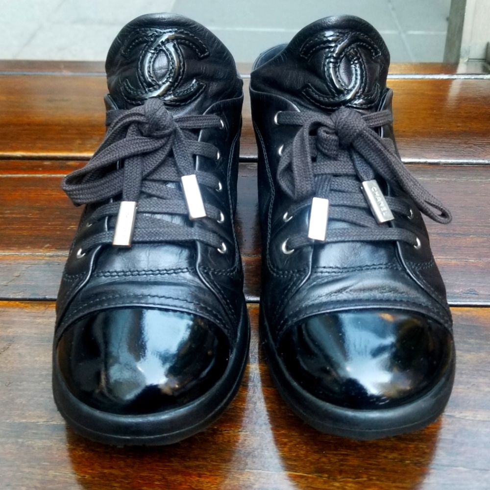 🆕 Chanel CC logo Cap Toe Shoes - Picture 1 of 10